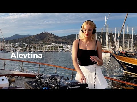 Alevtina - Live @ Radio Intense Bodrum, Turkey 10.12.2021 [ Tech House DJ Mix ]