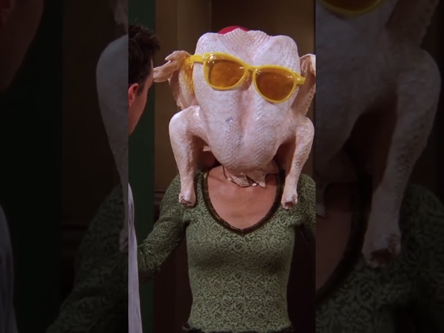 Vídeo relacionado con Friends You Love Me Turkey Head Monica & Chandler Camiseta