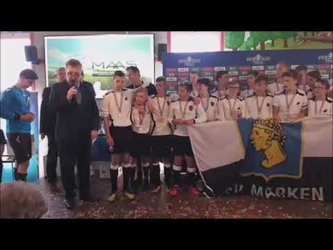 Prijsuitreiking S V  Marken JO15-1 winnaar KNVB Beker 2017-2018, zaterdag 2 juni 2018