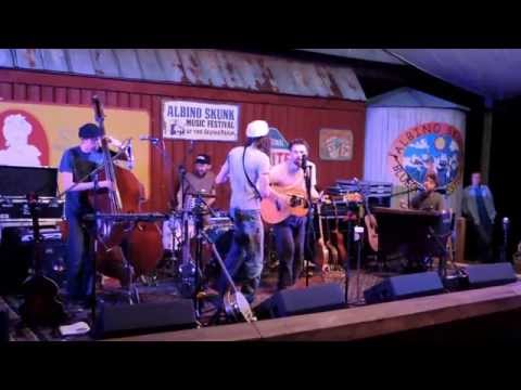 DSCN0808 Poor Old Shine (Parsonsfield) at 2014 Spring Skunk --