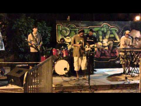 TERIITUA - NATURAL MYSTIC (Bob Marley cover) TAHITI MEMORIAL BOB MARLEY 11 Mai 2013