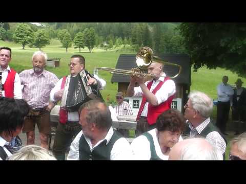 Wildbach Trio - Was steht da drob`n am Almaroan - ORF Gipfeltreffen (Ramsau 2013)
