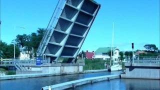 preview picture of video 'Bridge over Göta Kanal in Karlsborg, Sweden'