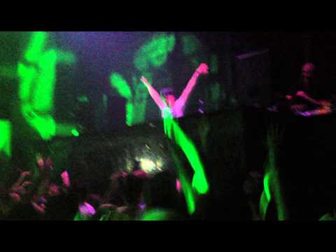 Hardwell - Who Is Ready To Jump (Dada Life Remix) / Zero76 (Hardwell & Tiesto)