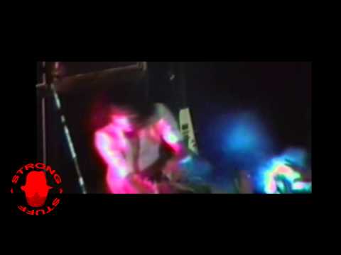 Kirk Loses Guitar (Metallica)