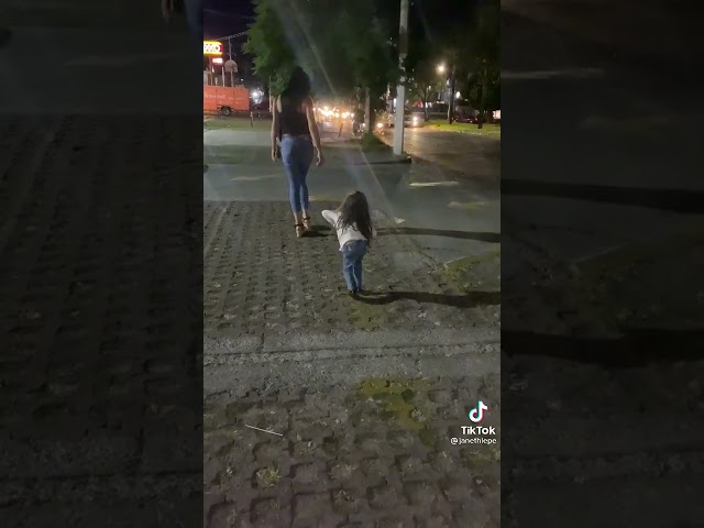 Vídeo relacionado con PASITO TUNTUN