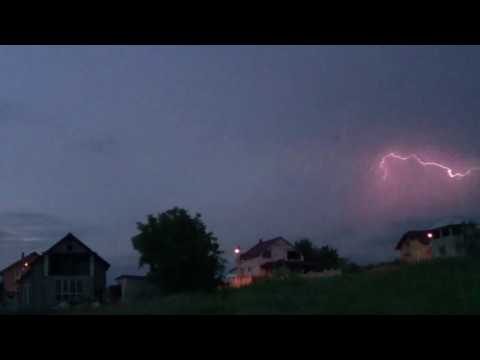 Micul Psih - O menesc (official music video)