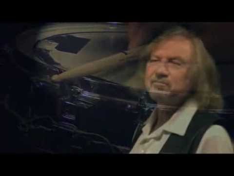 RUNAWAY DIXIE - All Of My Heroes Are Gone