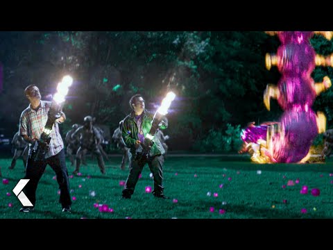 Alien Centipede Attacking The White House - Pixels | Adam Sandler, Kevin James