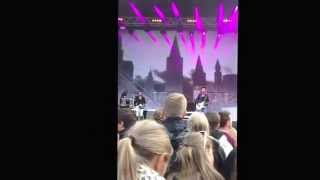 Mads Langer covering "Use somebody" + performing his song "Glass House" - LegoLand Concert, 16/08-14