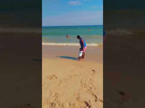 OMG !!!!!BOURNEMOUTH BEACH CAN GO CRAZY  #Bournemouthbeach #Uklife #ukbeach #kenyansinuk