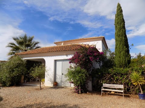 Spanish Property Choice - Video Property Tour  Villa A1122 Sorbas Almeria. WAS 350,000€ NOW 200,000€