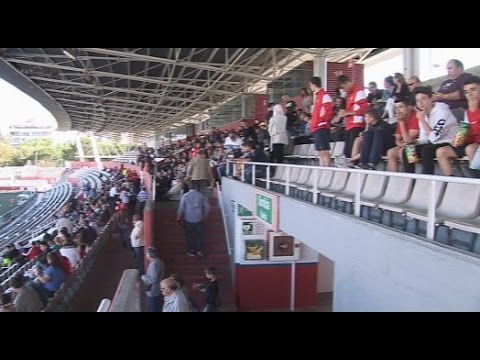 Excel·lent ambient a l'Olímpic per veure el partit entre el Terrassa FC i la Pobla de Mafumet