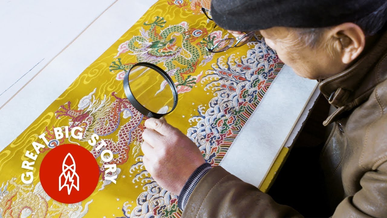 The Elaborate Art of Weaving Nanjing Yunjin Silk Brocade