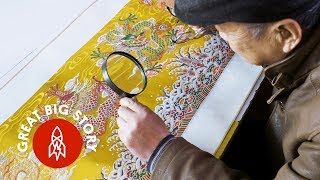 The Elaborate Art of Weaving Nanjing Yunjin Silk Brocade