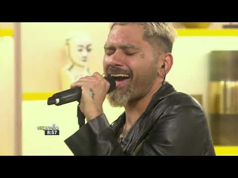 Music: Craig Lucas performs 'Purple Rain'