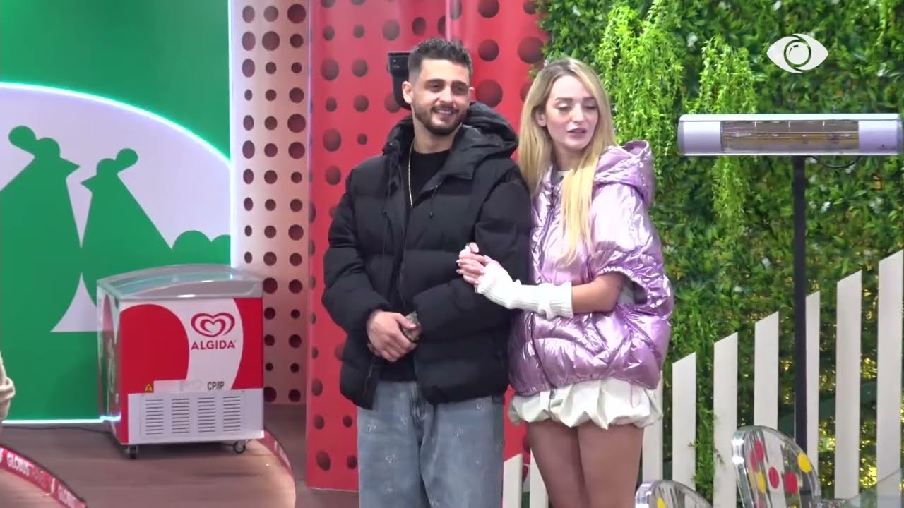 Miri lexon ftesën e dasmës së Selin dhe Gimbos: Do mendohem dhe do ju kthej përgjigje