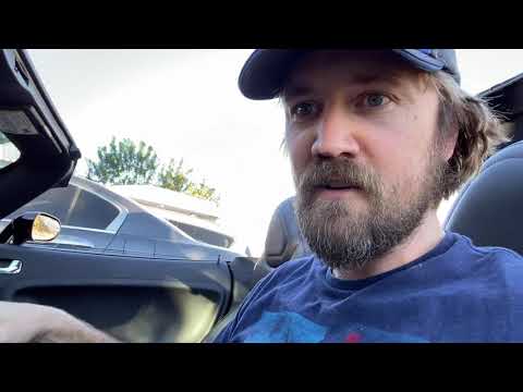 Replacing the Steering Wheel on a 2006-2010 Pontiac Solstice.