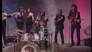 She Used to be Somebody&#39;s Baby,  Crystal Sunset Band