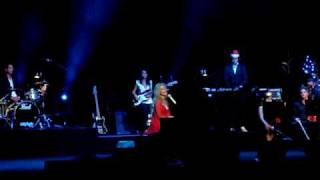 Breathe In Breathe Out (live) - Delta Goodrem