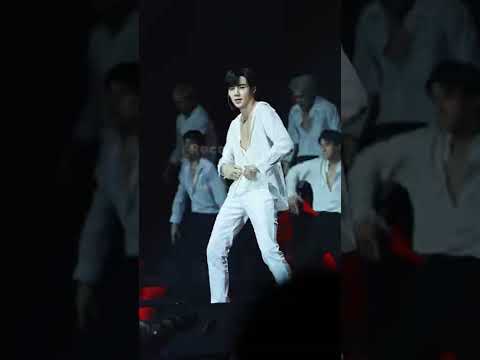 She bangs - ZEE Focus.