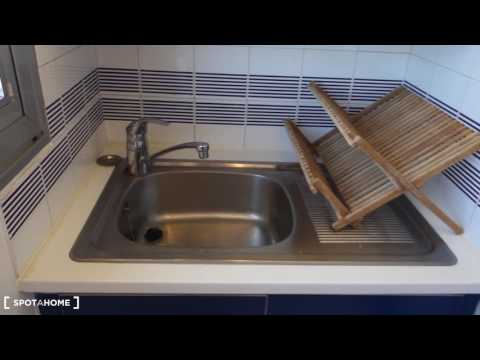 Gorgeous studio apartment with enormous terrace for rent - Vaugirard,... - Spotahome (ref 116815)