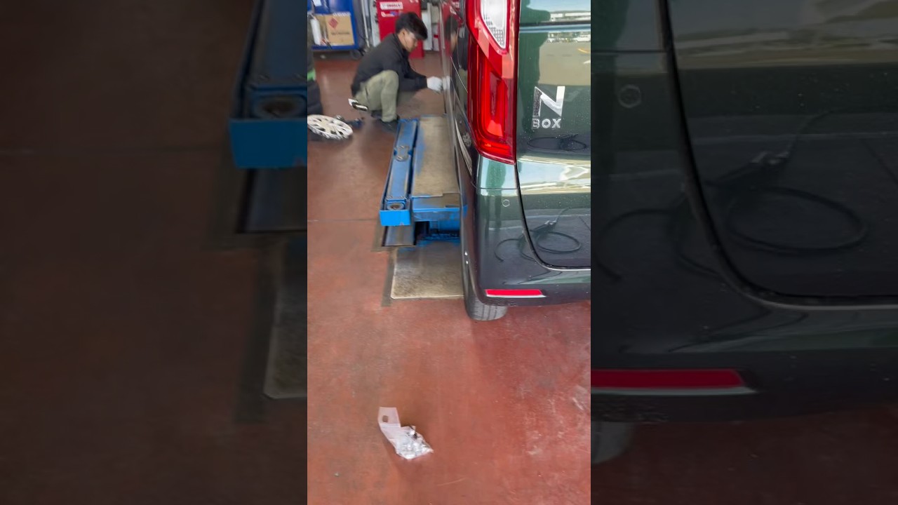 #NBOX #タイヤ交換　で御来店されました。　#ブリヂストン　のVRX3を履いていました。宇都宮も雪が降る時ありますからね。