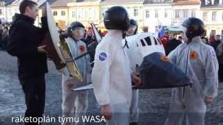 preview picture of video 'Welzlování 2015: Závody čtyřspřeží - vítězný kostým raketoplán týmu WASA - Zábřeh'
