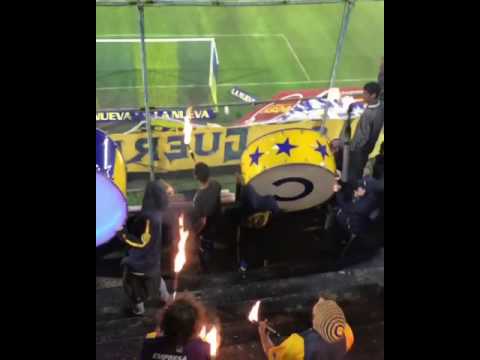 "Malabares y lanzallamas - Rosario Central vs Racing - Torneo 2017." Barra: Los Guerreros • Club: Rosario Central