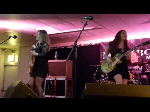 Girls With Guitars - Tush (ZZ Top Cover) Sadie Johnson, Ruf Records Blues Caravan