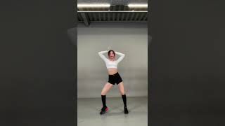 Download lagu #ITZY #LOCOChallenge #CrownDance #왕관춤 #CHAERYEONG #채령 #CRAZYINLOVE #LOCO #shorts mp3