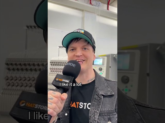 Vídeo relacionado con Capslab Straw Hat Crew One Piece black Trucker Cap - One-Size