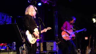 Lucinda Williams I asked for Water (He gave me gasoline) Live