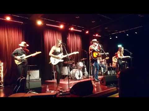 Sam Outlaw with Michaela Anne and Molly Jensen at Kristianstad Cultural quarters 2017-10-24