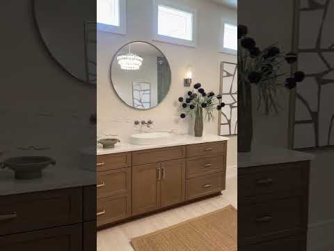 Look at this bathroom.  Email in bio to start your home buying experience with me in Florida