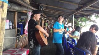 Download lagu Pengamen di pantai Malalayang Manado.By Sammy Djamiraga. mp3 Download lagu Pengamen di pantai Malalayang Manado.By Sammy Djamiraga. mp3