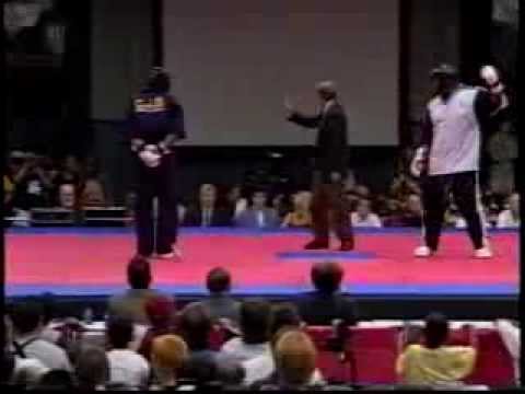 Damon Gilbert vs Gerald Dawson 2003 Bluegrass Nationals Karate Tournament