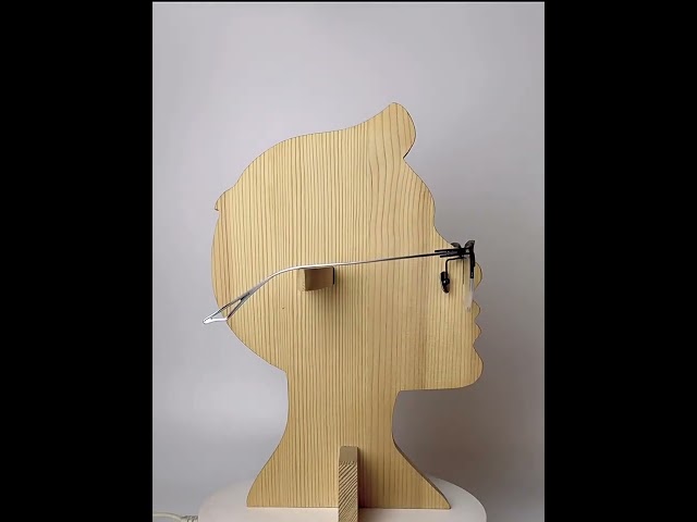 Vídeo relacionado con Joey Mcfarland (Glasses) Big Head. Máscara más Grande Que la Vida.
