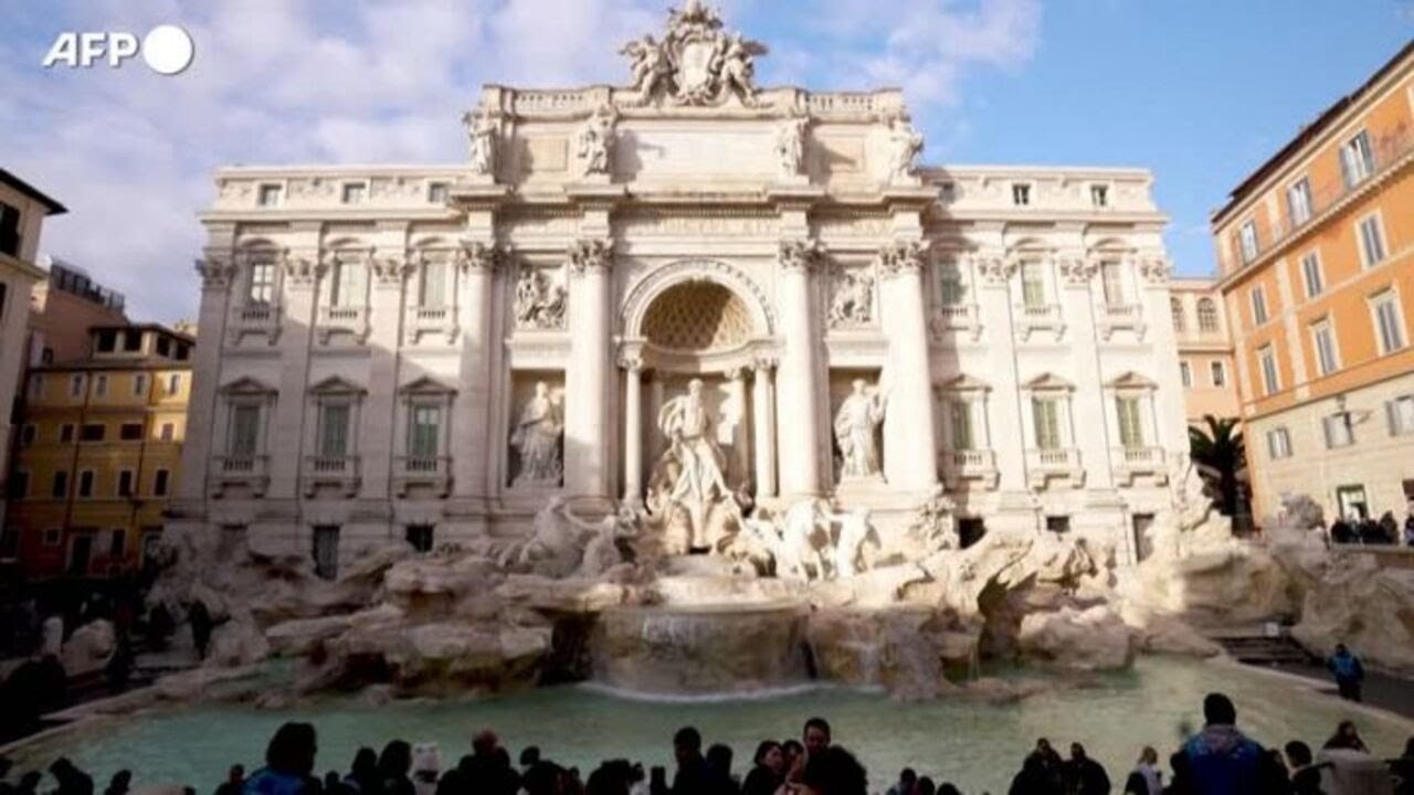 Gualtieri: "Dal primo febbraio a Fontana di Trevi ticket di 2 euro per i turisti"