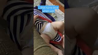 Baby Hack Part 1: Nappy changing hack | Easily tell when your newborn is wet 👶💦 #shorts #baby #hacks