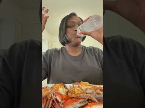 Come eat some crabs with me and Chat. 🦀 #flavorful  #June1st #treatyourself
