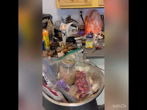 Witchy Things~ Creating Prosperity/Abundance/Attraction/Fast Money Oil