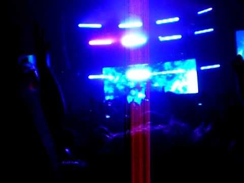 Armin Van Buuren ASOT 450 Roseland Ballroom NY playing Simon Patterson - Miss You