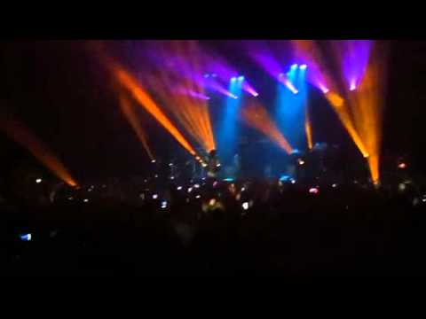 Thumbnail for Kid Cudi Throws Fan off Stage then rocks the place by Kid Rock
