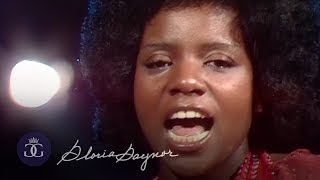 Video thumbnail of "Gloria Gaynor - Never Can Say Goodbye / Reach Out I’ll Be There (Starparade, 05.06.1975)"