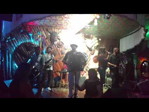 Isaac Do Acordeon - Tamborete De Forró/Cama Fofinha