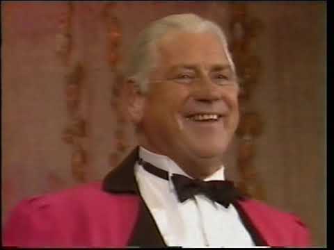 Dag Frøland (1945 - 2010) Norge i våre hjerter. Komplett revy 1985/1986 fra Chat Noir.