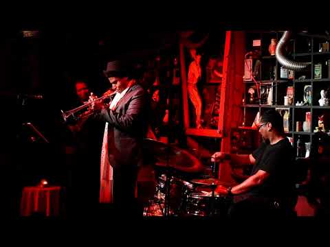 DSC 0061  The Kasimu -Tet