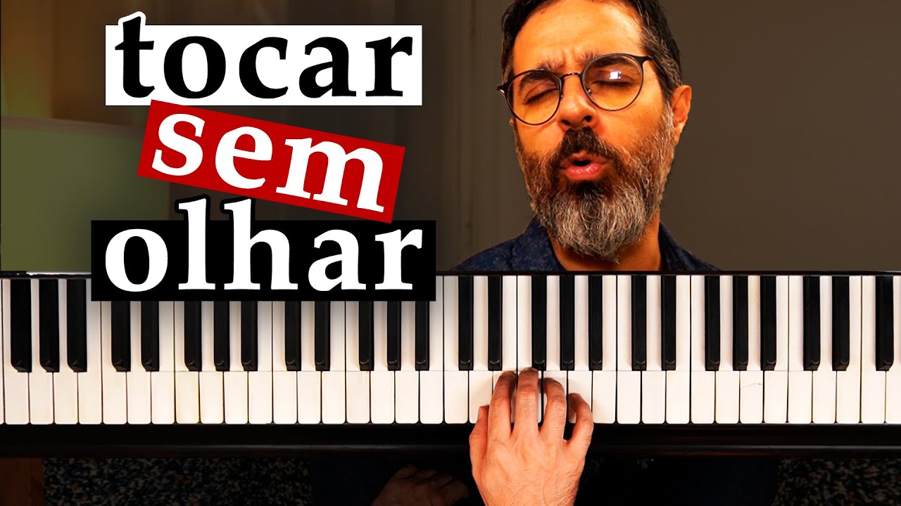 Tocar piano sem olhar