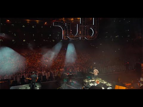 Videoclip de The Narcissist (Live at Wembley Stadium) — Blur